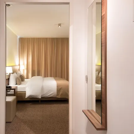 Hotel Downtown Vi Vadi 3*