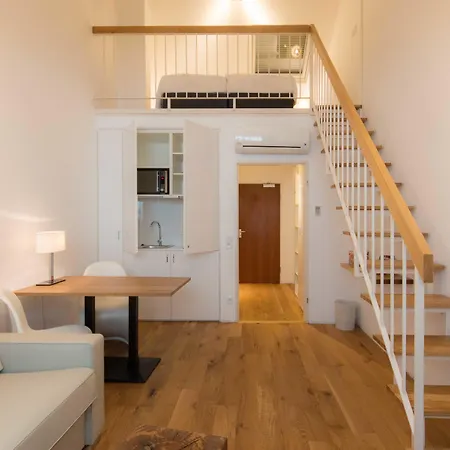 Downtown Vi Vadi Munich