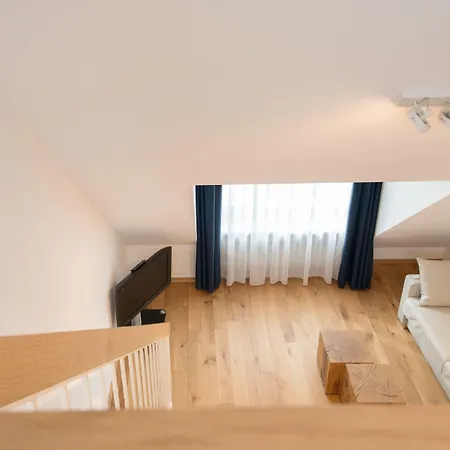 Downtown Vi Vadi Munich