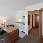 Downtown Vi Vadi 3* München