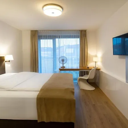 Hotel Downtown Vi Vadi 3*