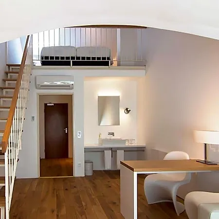Hotel Downtown Vi Vadi 3*