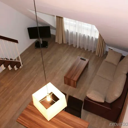 Hotel Downtown Vi Vadi 3*
