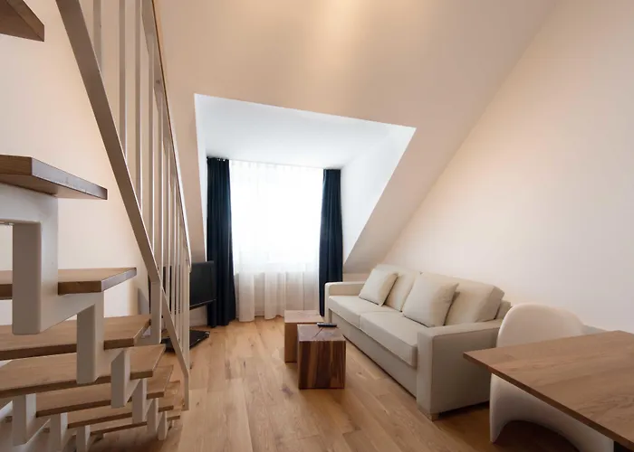 Hotel Downtown Vi Vadi 3*